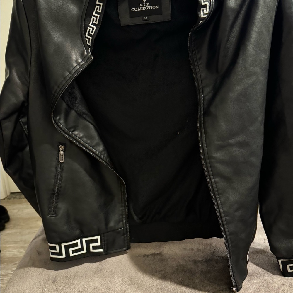 Black jacket - Picture 4 of 4